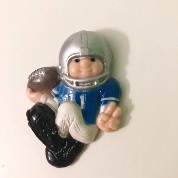 Vintage Sports Magnets Football  Basketball Baseball Collectibles - Picture 8 of 14